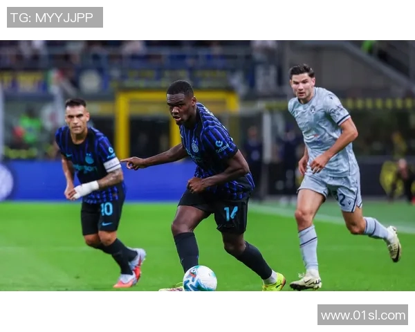 国米主力中锋受伤:队内谁将接替?教练组正积极讨论 国米主力中锋受伤:队内谁将接替?教练组正积极讨论