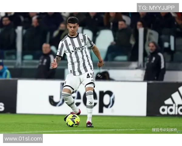 国际米兰稳坐榜首!尤文图斯逆袭击败佛罗伦萨上升至第二 国际米兰稳坐榜首!尤文图斯逆袭击败佛罗伦萨上升至第二