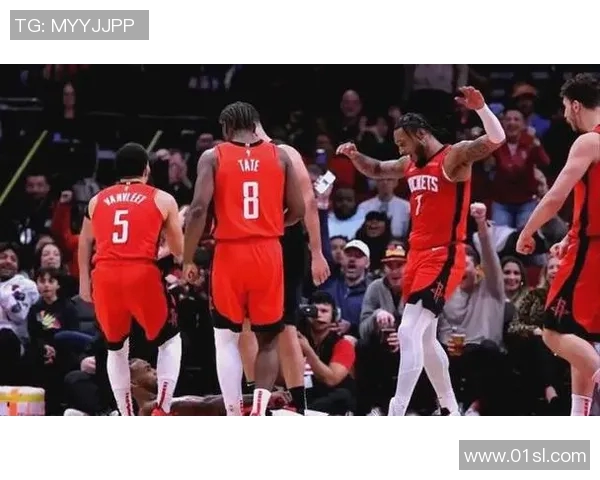 火箭队击败骑士队,取得近期连胜,续写胜利篇章