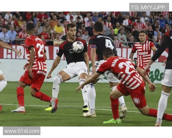 慕尼黑1860主场压哨逼平汉堡，两队激战无分胜负